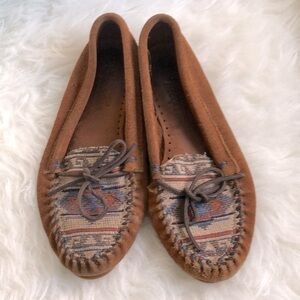 Minnetonka leather embroidered moccasins shoes 8